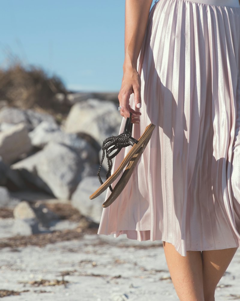 Pleated skirt — Beige (women)